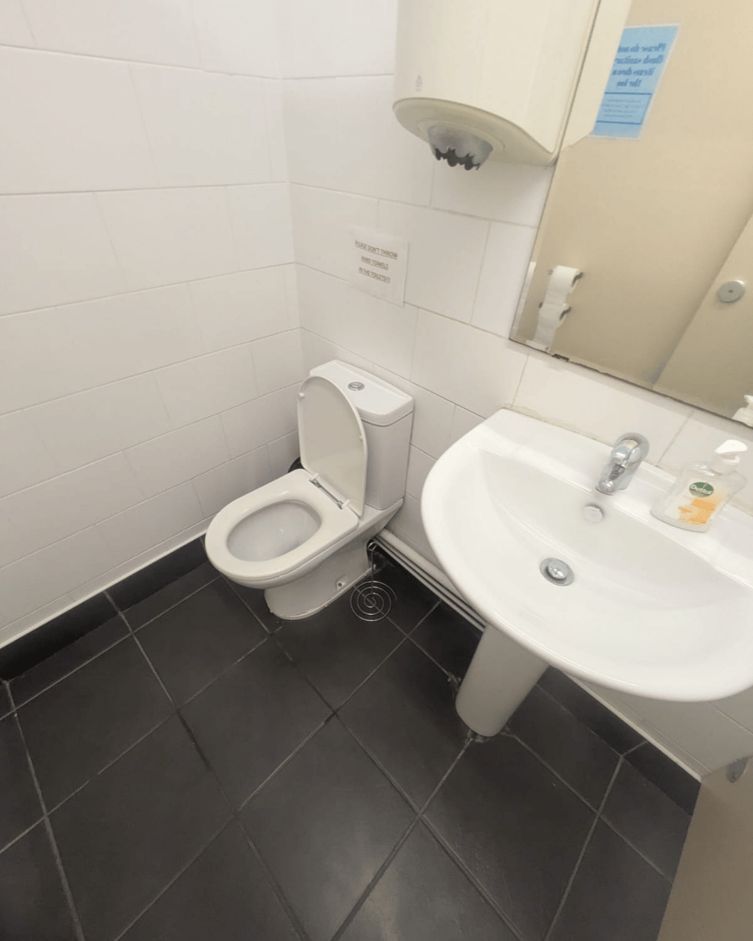 Commercial office clean 9