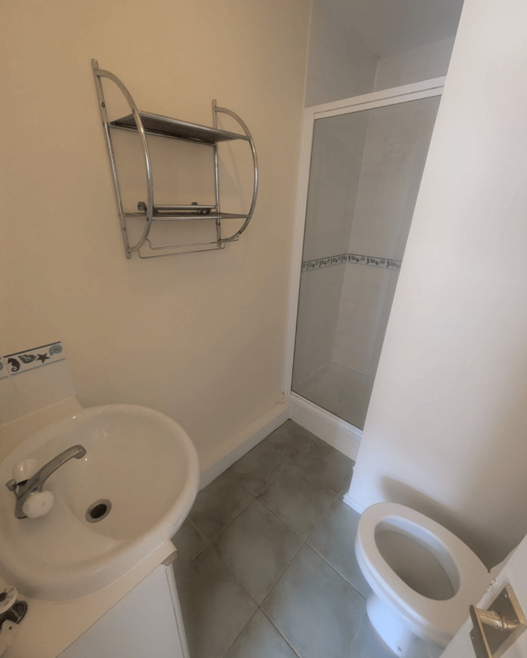 End of tenancy clean 2 bathroom 2