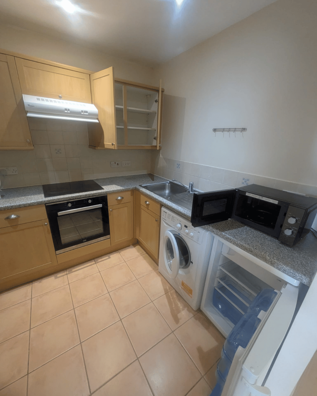 End of tenancy clean 2 kitchen