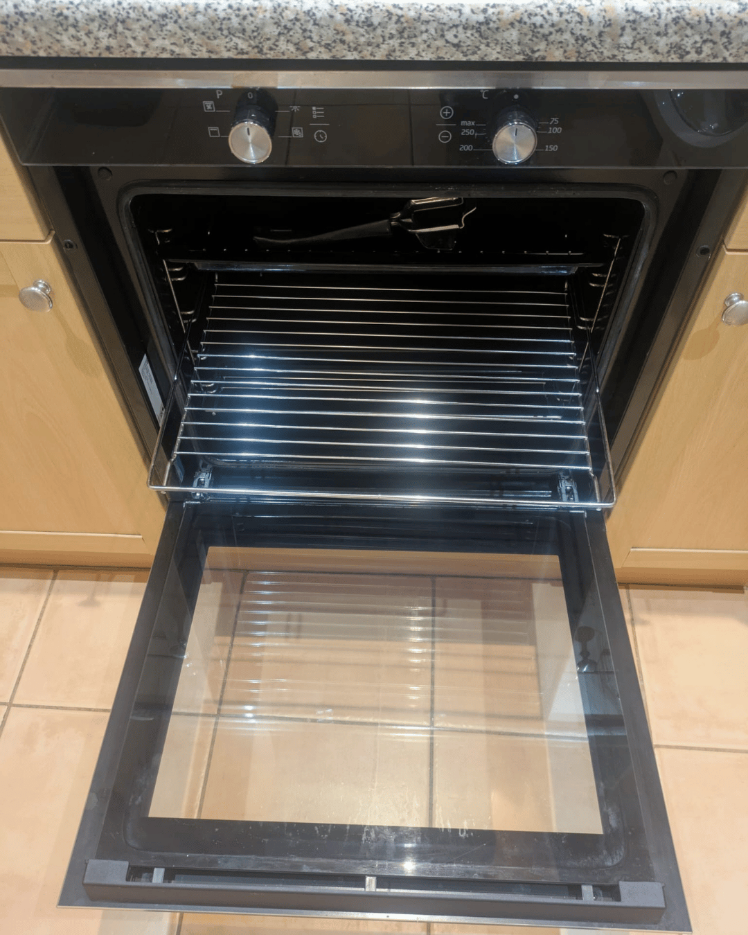 End of tenancy clean 2 oven