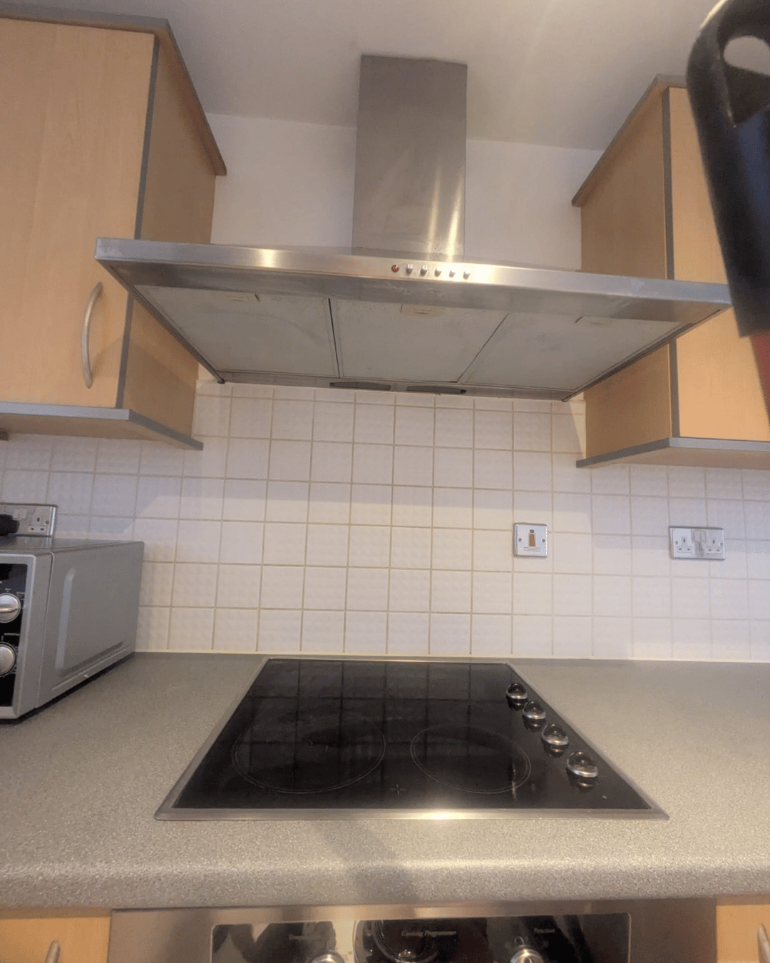 End of tenancy clean 3 extractor fan & hob