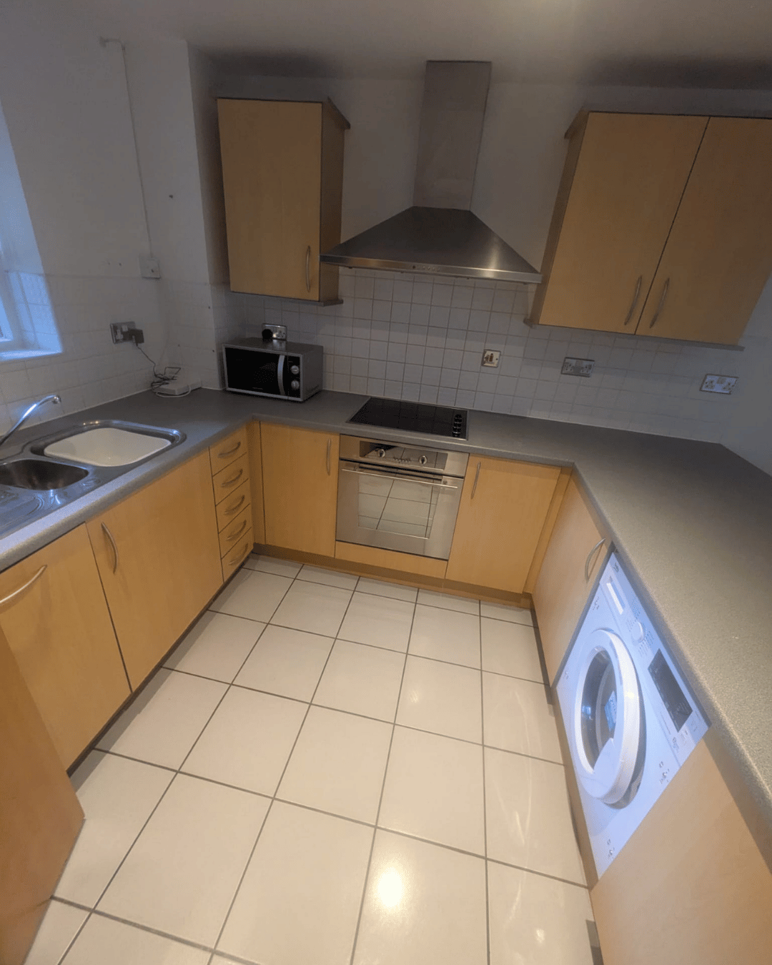End of tenancy clean 3 kitchen