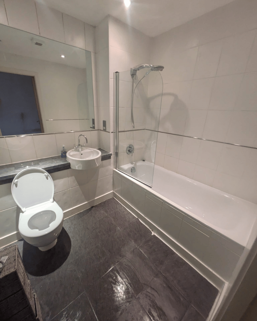 End of tenancy clean 4 bathroom 4