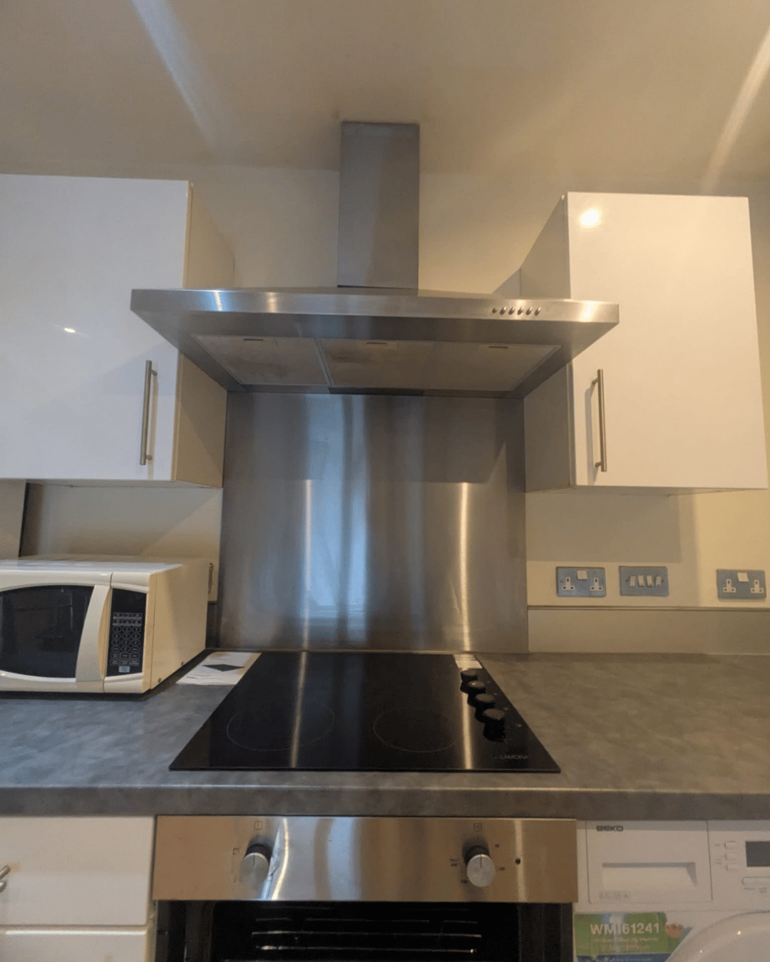 End of tenancy clean 4 hob_extractor fan