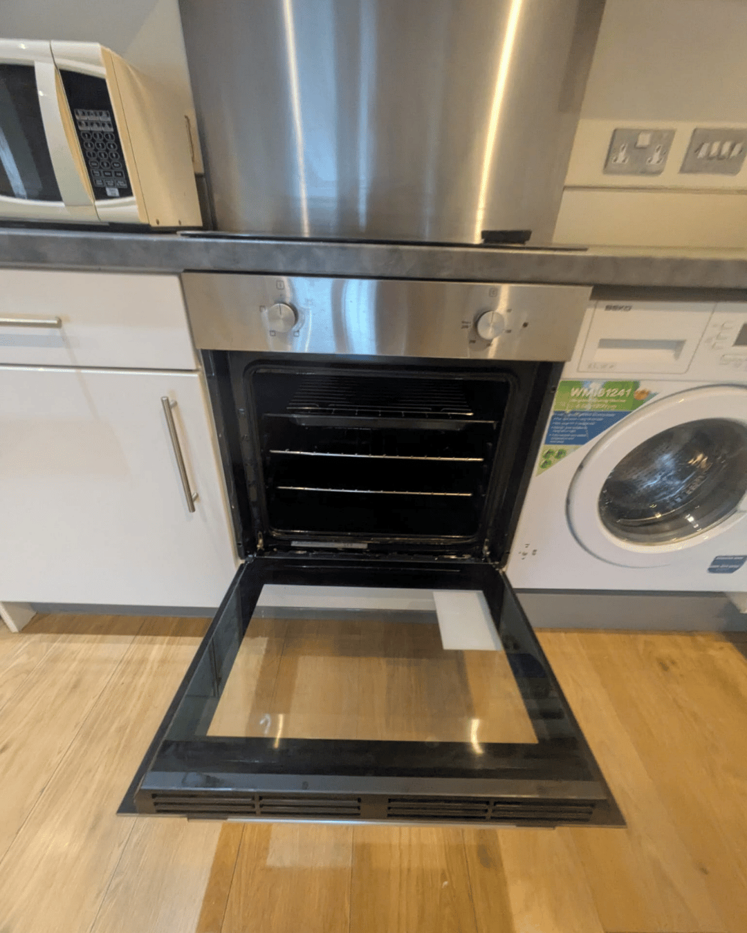 End of tenancy clean 4 oven 2