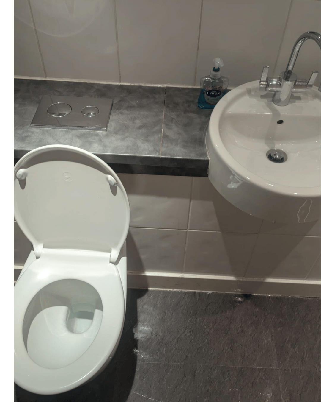 End of tenancy clean 4 toilet_sink