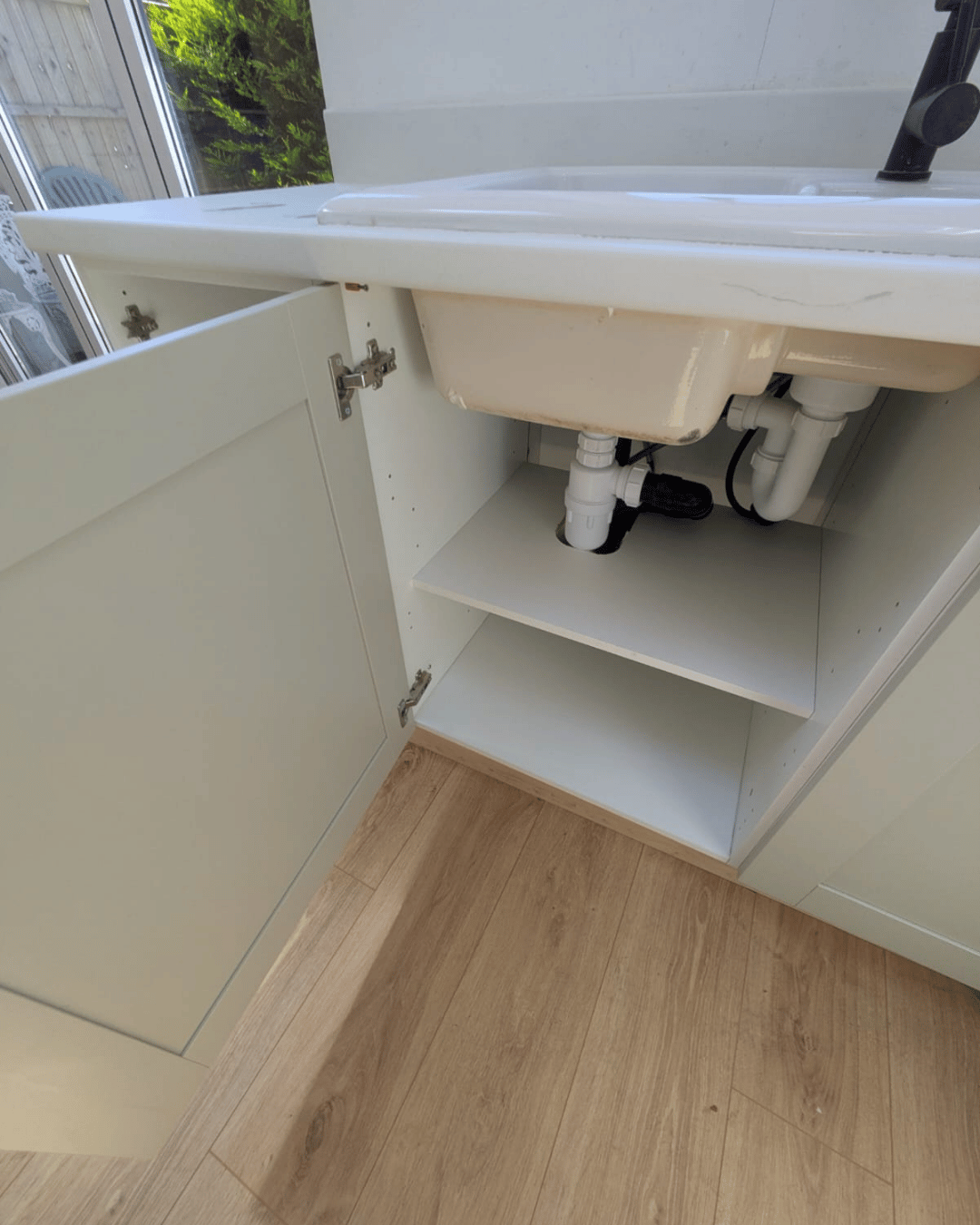 End of tenancy clean 4 undersink